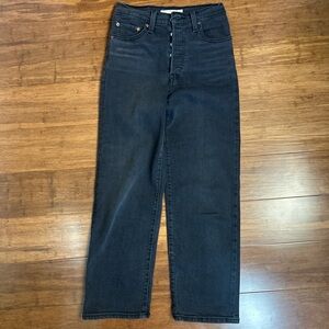 Levi's Women's Black Ribcage Straight Ankle Jeans